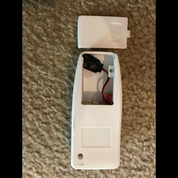 Universal Ceiling Fan Remote Control with wall bracket/holder 3-Speed SS-T03 - Picture 2 of 2